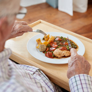 meneer eet een gezonde hollandse maaltijd meneer eet een gezonde hollandse maaltijd